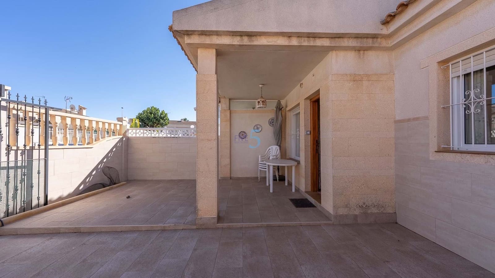 2 chambre Villa/Maison Semi-Mitoyenne à vendre à Torrevieja avec piscine garage - 180 000 € (Ref: 9344015)