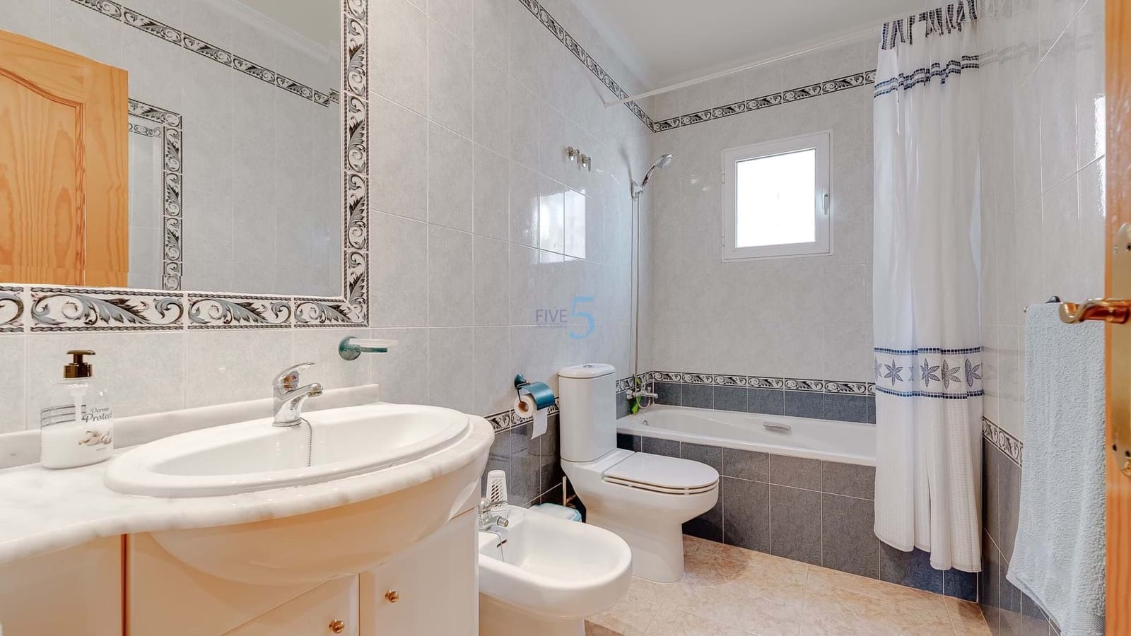 2 chambre Villa/Maison Semi-Mitoyenne à vendre à Torrevieja avec piscine garage - 180 000 € (Ref: 9344015)