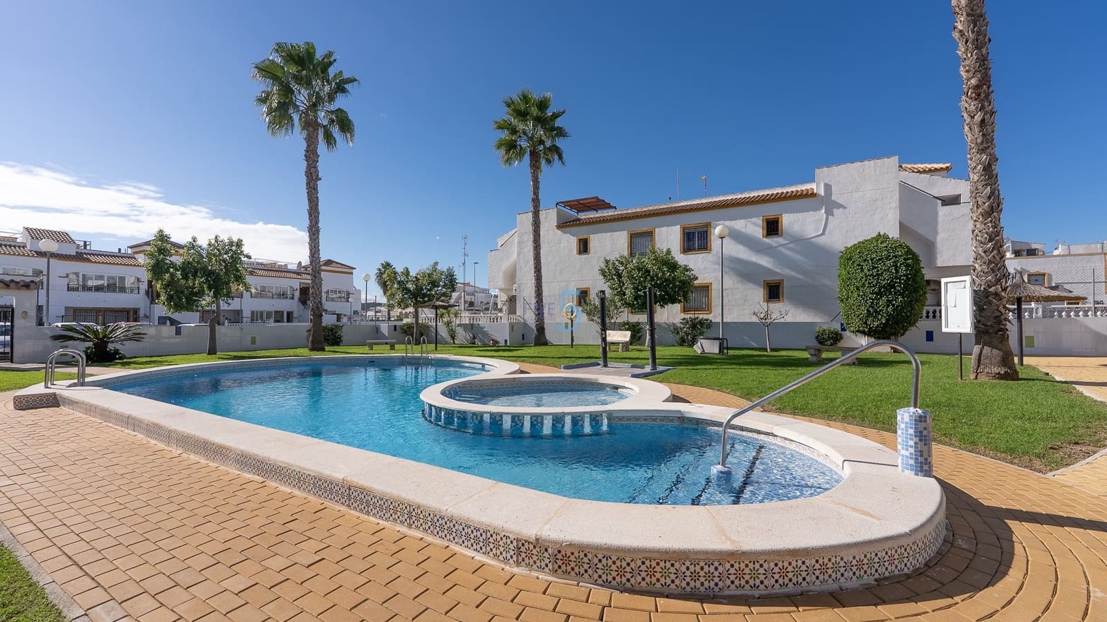 2 makuuhuone Huoneisto myytävänä paikassa Vistabella mukana uima-altaan - 99 999 € (Ref: 9345769)