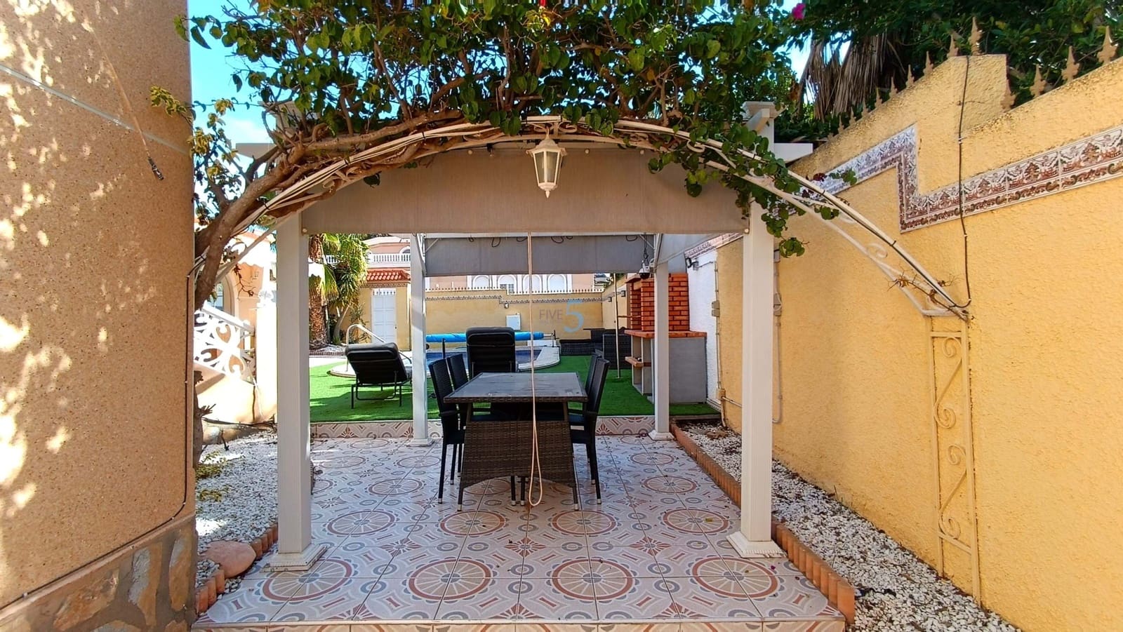 3 chambre Villa/Maison à vendre à Ciudad Quesada avec piscine garage - 380 000 € (Ref: 9348820)