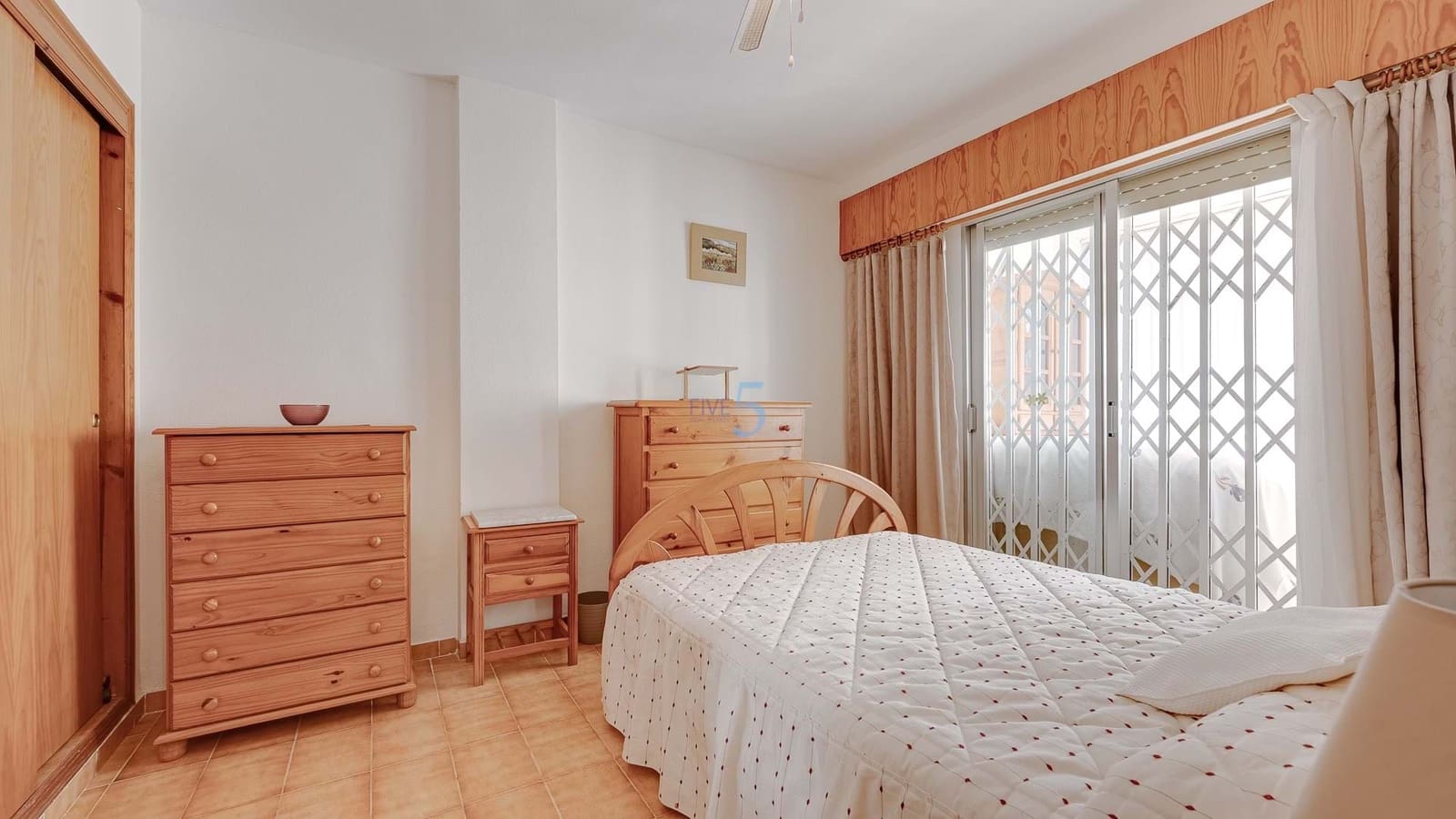 2 bedroom Apartment for sale in Torrevieja - € 133,000 (Ref: 9348821)