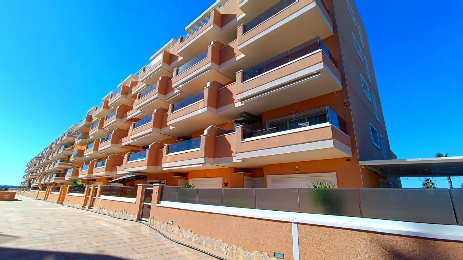 3 makuuhuone Huoneisto myytävänä paikassa El Raso mukana uima-altaan 
autotalli - 269 500 € (Ref: 9352188)