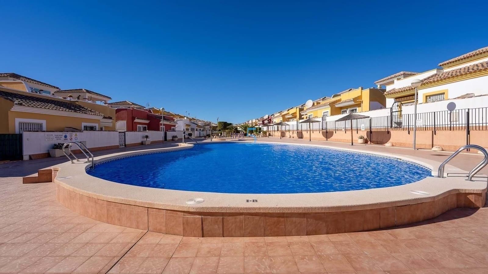 3 bedroom Villa for sale in Vistabella with pool - € 189,000 (Ref: 9353000)