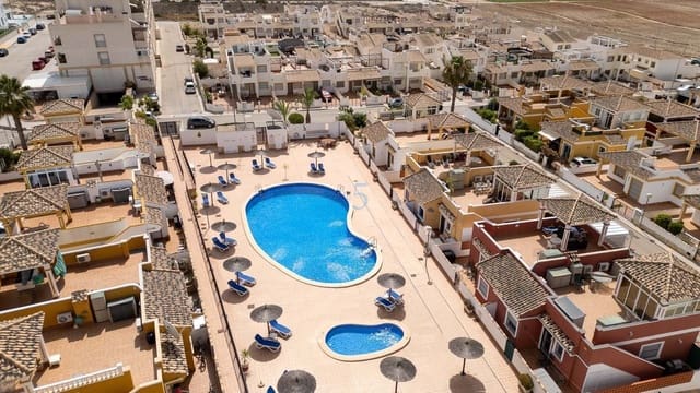 3 bedroom Villa for sale in Vistabella, Orihuela with pool - € 189,000 (Ref: 9353000)