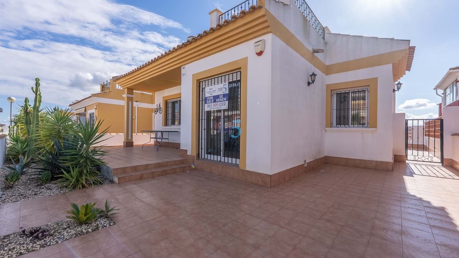 3 bedroom Villa for sale in Vistabella with pool - € 189,000 (Ref: 9353000)