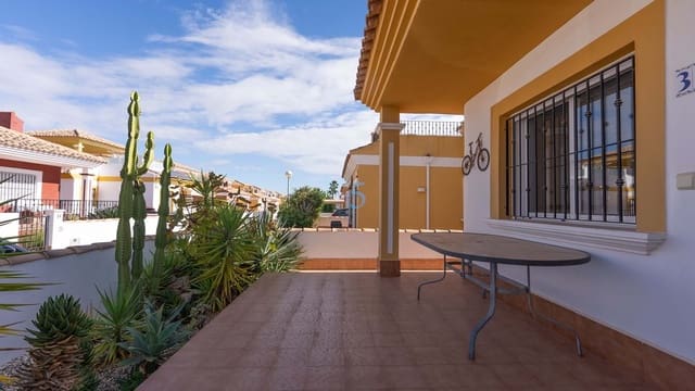 3 bedroom Villa for sale in Vistabella, Orihuela with pool - € 189,000 (Ref: 9353000)
