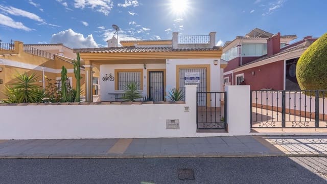 3 bedroom Villa for sale in Vistabella, Orihuela with pool - € 189,000 (Ref: 9353000)