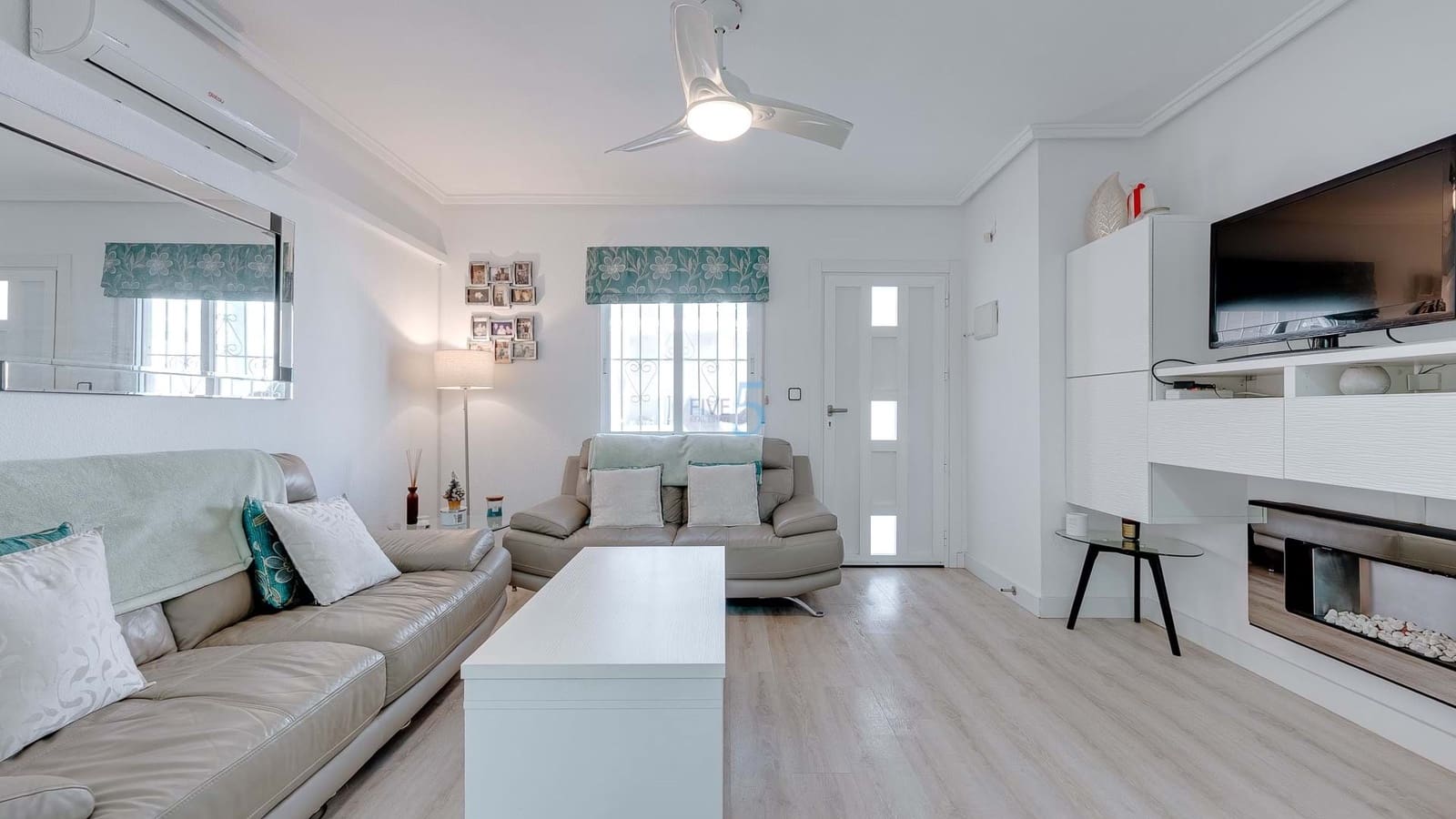 2 quarto Bungalow para venda em Playa Flamenca com piscina - 184 000 € (Ref: 9353001)