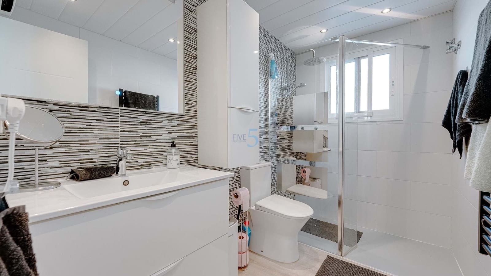 2 quarto Bungalow para venda em Playa Flamenca com piscina - 184 000 € (Ref: 9353001)