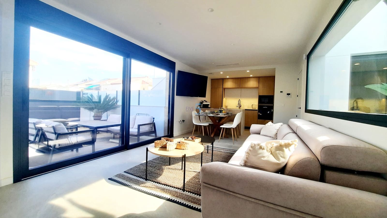 Apartamento de 2 habitaciones en San Pedro del Pinatar en venta con piscina garaje - 280.000 € (Ref: 9353002)