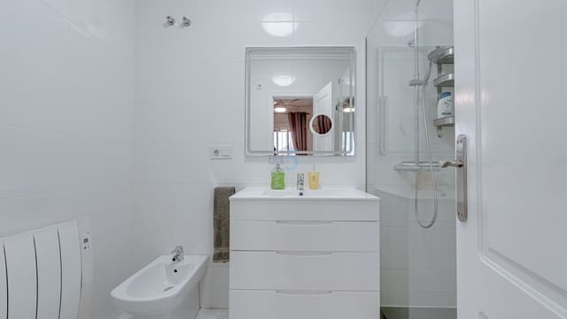 2 makuuhuone Bungalow myytävänä paikassa Ciudad Quesada, Rojales mukana uima-altaan 
autotalli - 170 000 € (Ref: 9356417)