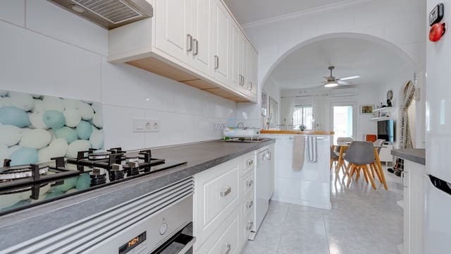 2 makuuhuone Bungalow myytävänä paikassa Ciudad Quesada, Rojales mukana uima-altaan 
autotalli - 170 000 € (Ref: 9356417)