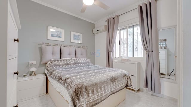 2 makuuhuone Bungalow myytävänä paikassa Ciudad Quesada, Rojales mukana uima-altaan 
autotalli - 170 000 € (Ref: 9356417)