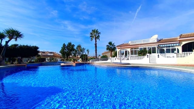 2 makuuhuone Bungalow myytävänä paikassa Ciudad Quesada, Rojales mukana uima-altaan 
autotalli - 170 000 € (Ref: 9356417)