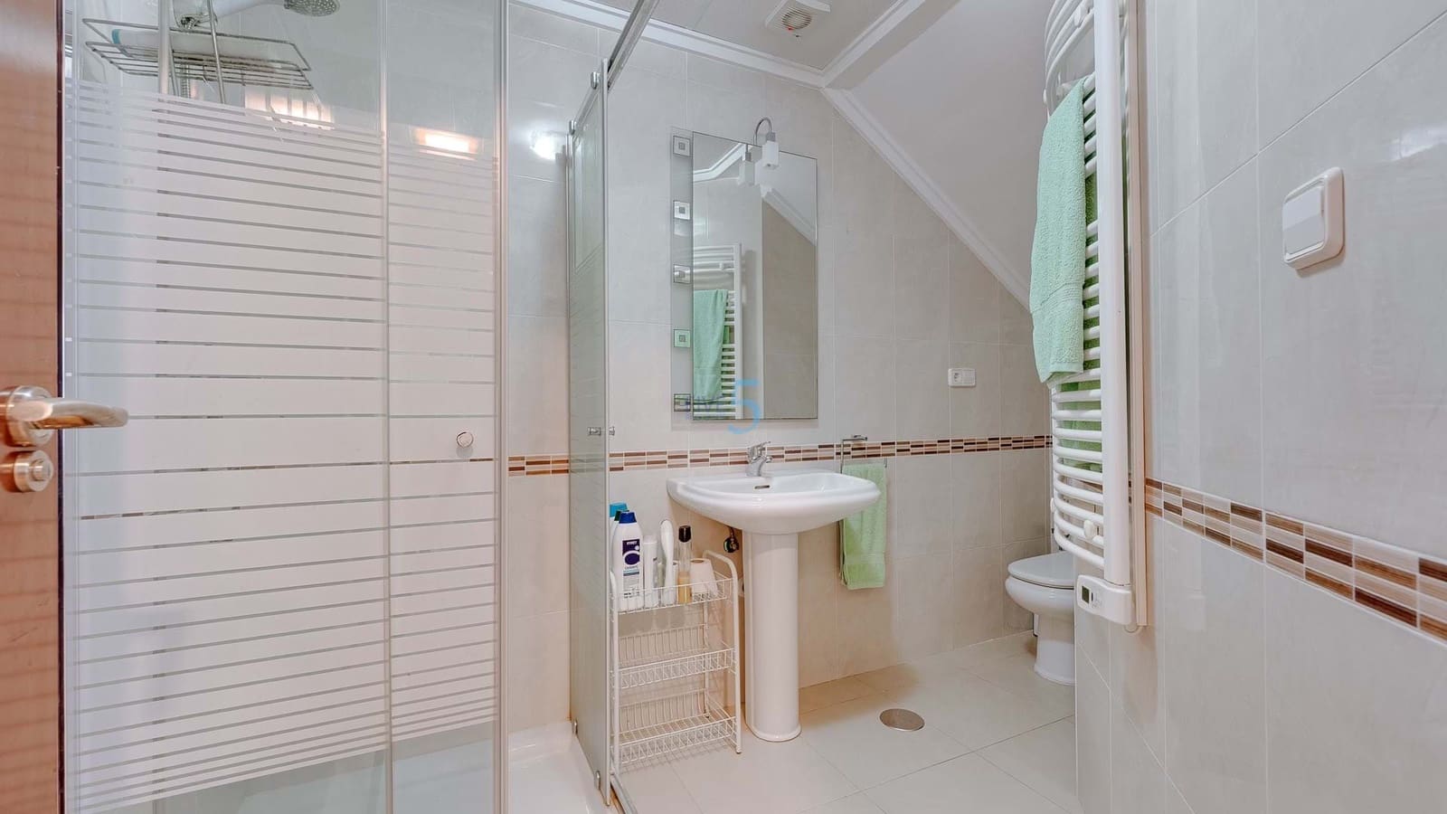 3 bedroom Semi-detached Villa for sale in Ciudad Quesada with pool - € 299,999 (Ref: 9356486)