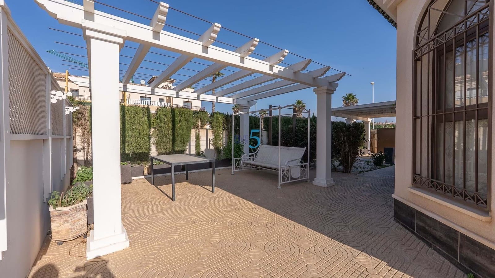 3 bedroom Semi-detached Villa for sale in Ciudad Quesada with pool - € 299,999 (Ref: 9356486)