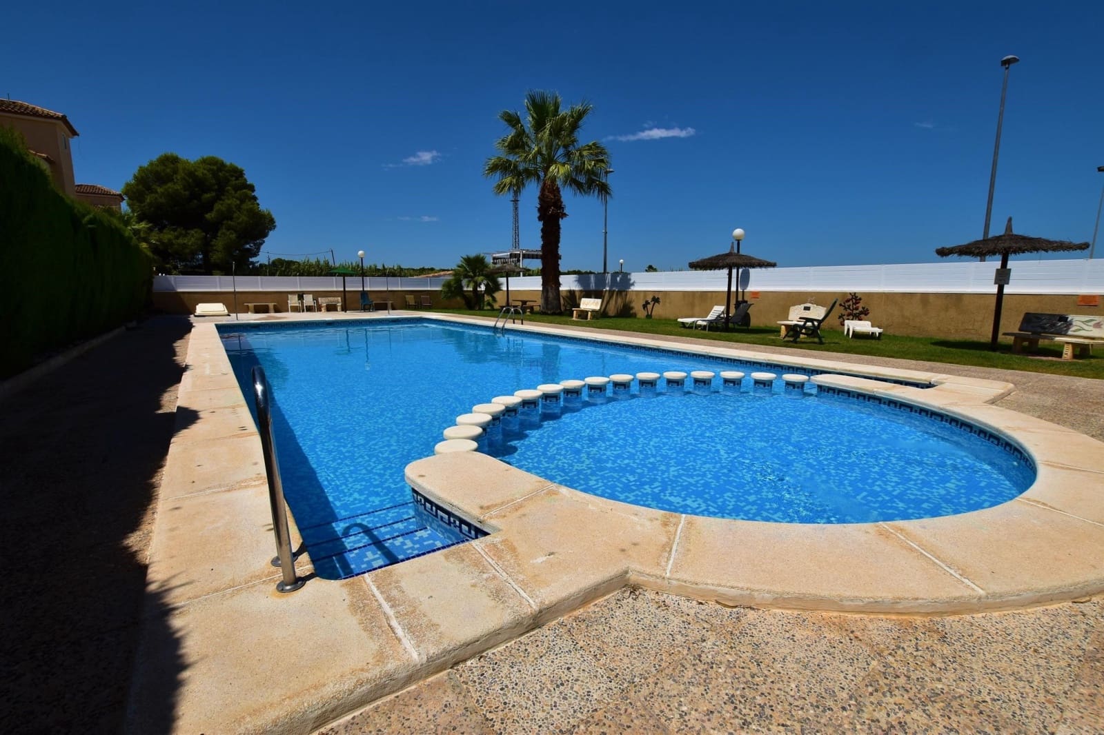 Chalet de 3 habitaciones en Algorfa en venta con piscina - 199.999 € (Ref: 9356487)