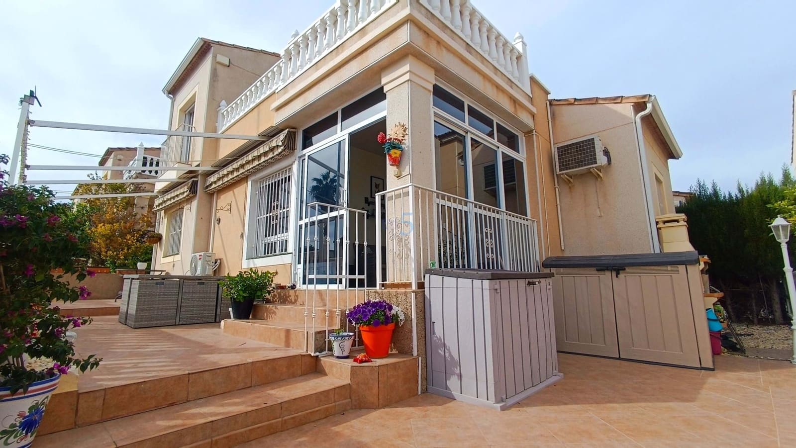 Chalet de 3 habitaciones en Algorfa en venta con piscina - 199.999 € (Ref: 9356487)