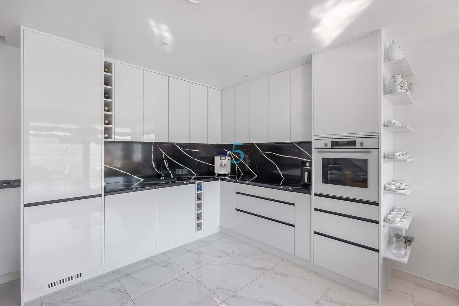 Chalet de 3 habitaciones en San Miguel de Salinas en venta con piscina - 498.000 € (Ref: 9357803)