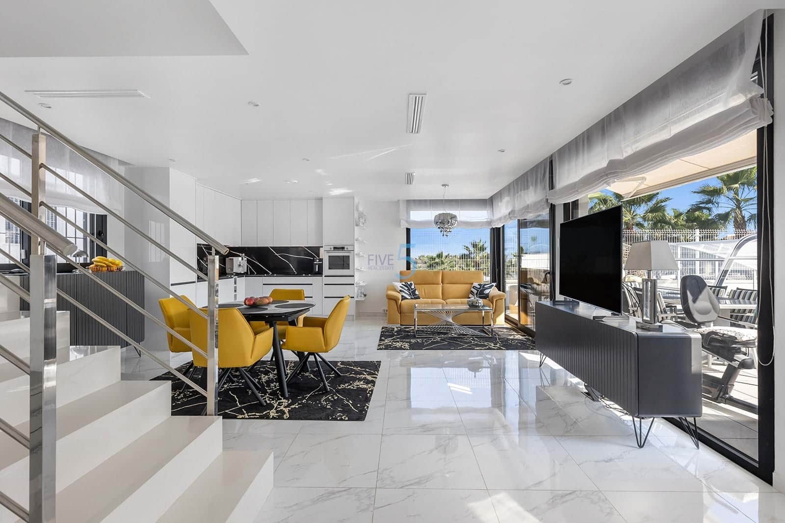 Chalet de 3 habitaciones en San Miguel de Salinas en venta con piscina - 498.000 € (Ref: 9357803)