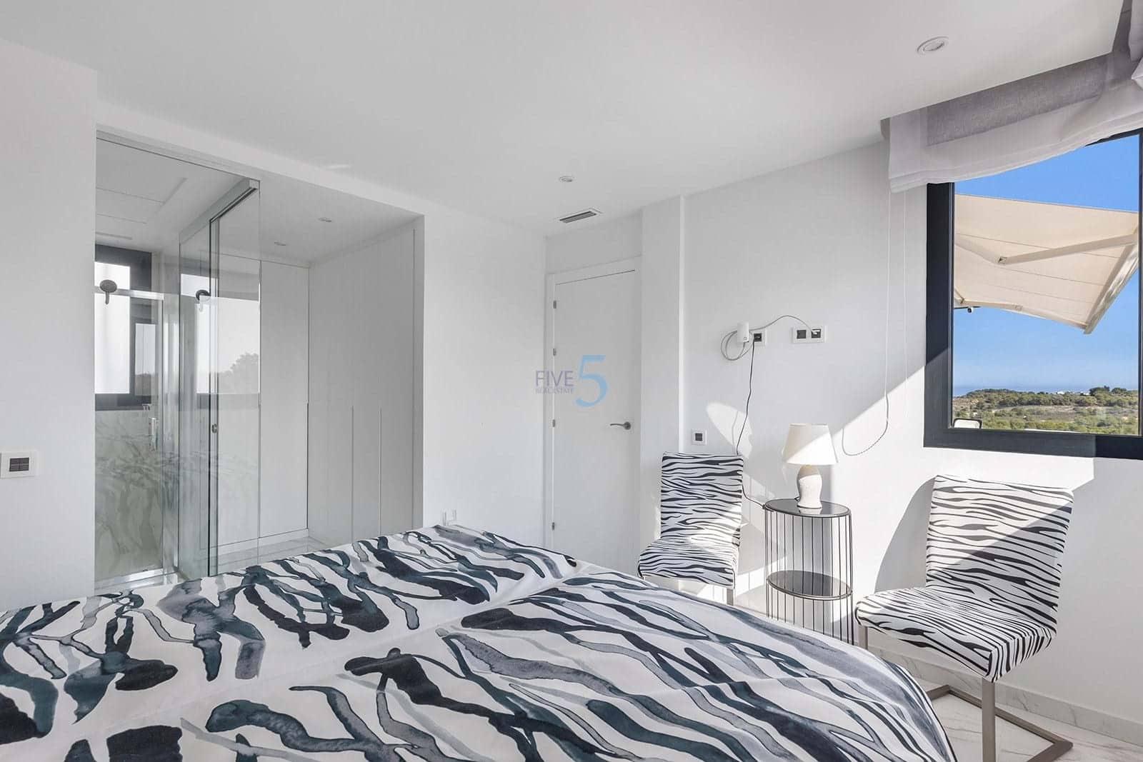 Chalet de 3 habitaciones en San Miguel de Salinas en venta con piscina - 498.000 € (Ref: 9357803)