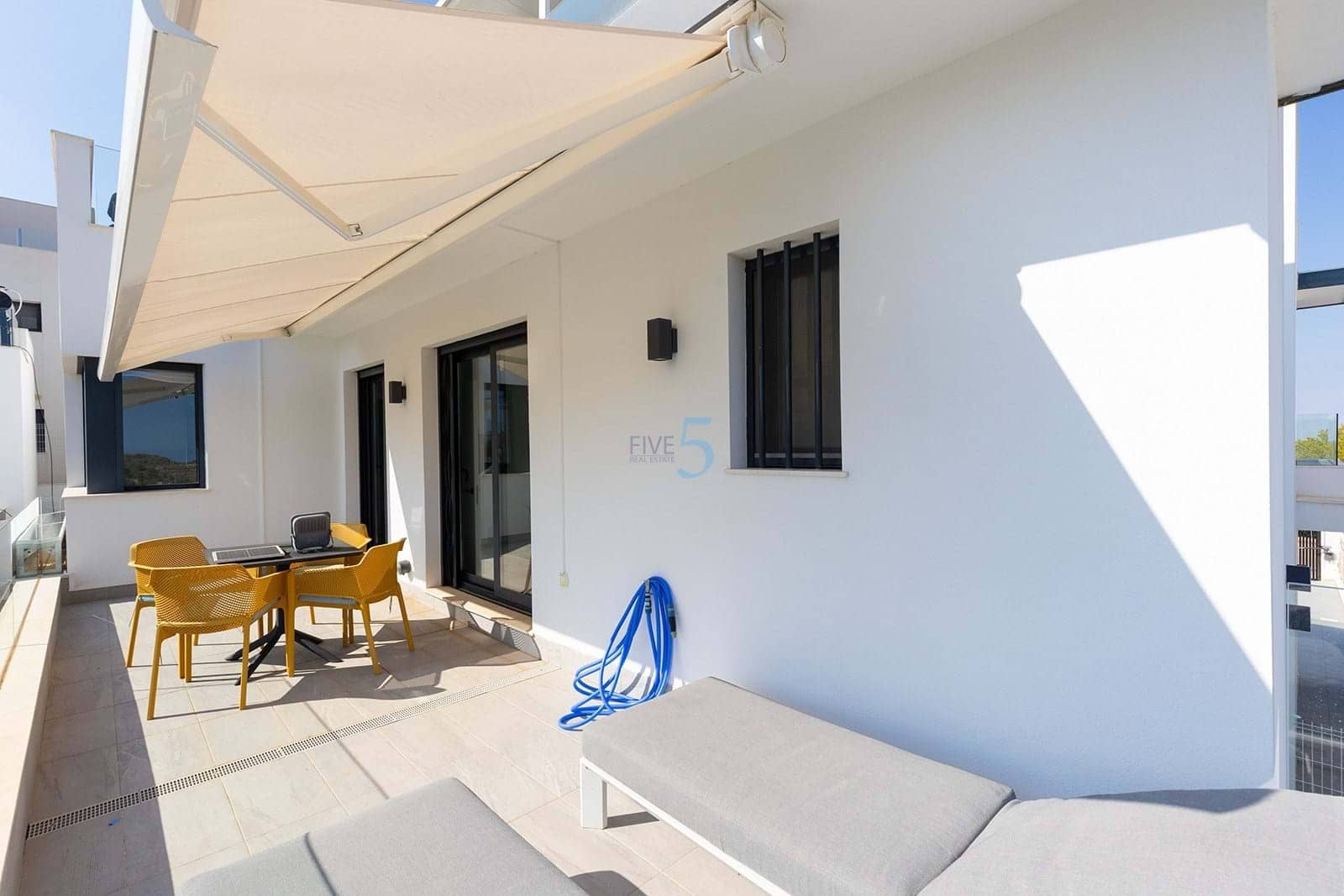 Chalet de 3 habitaciones en San Miguel de Salinas en venta con piscina - 498.000 € (Ref: 9357803)