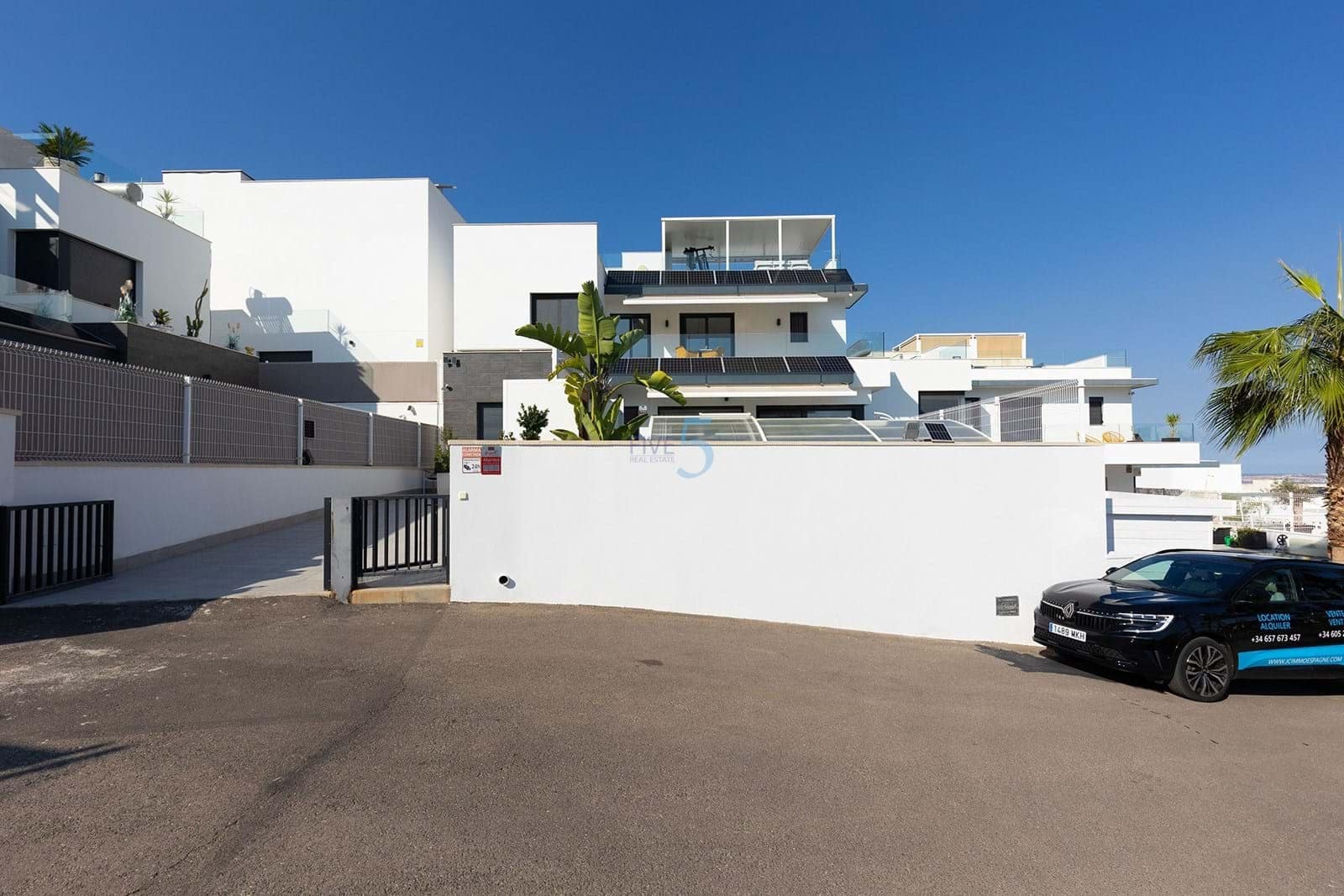 Chalet de 3 habitaciones en San Miguel de Salinas en venta con piscina - 498.000 € (Ref: 9357803)