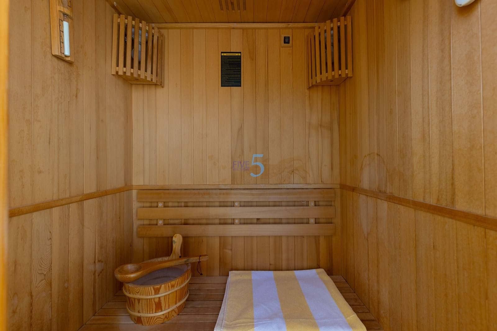 Chalet de 3 habitaciones en San Miguel de Salinas en venta con piscina - 498.000 € (Ref: 9357803)