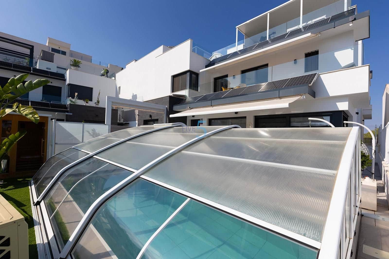 Chalet de 3 habitaciones en San Miguel de Salinas en venta con piscina - 498.000 € (Ref: 9357803)