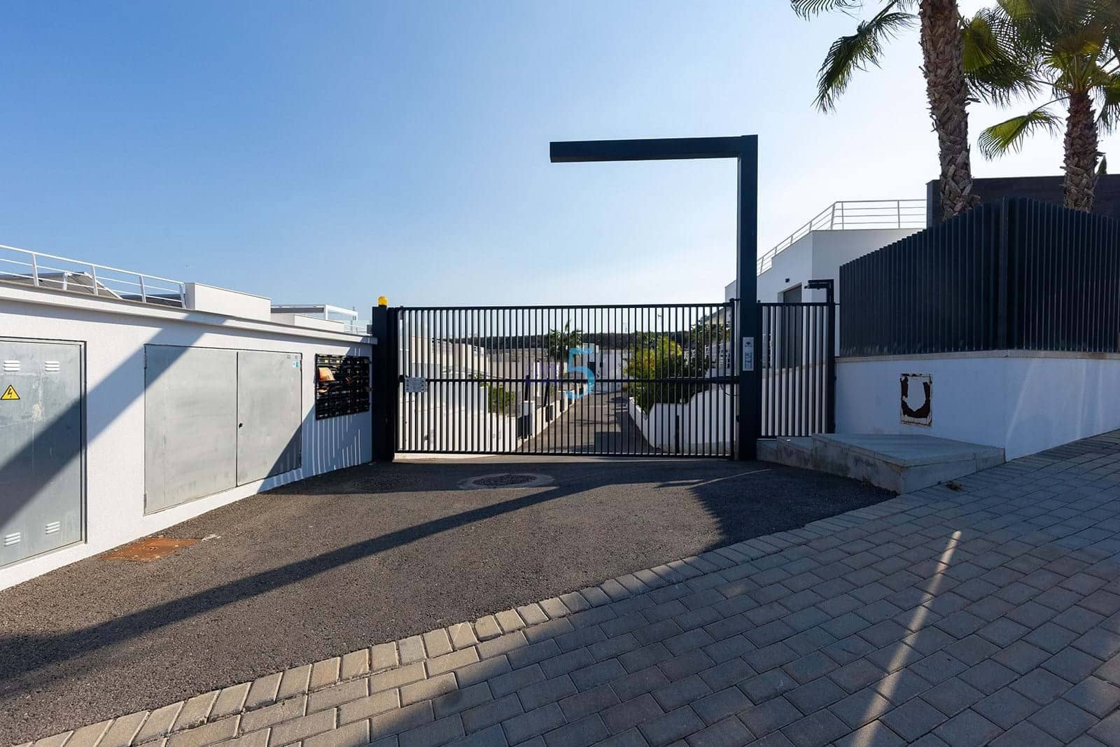 Chalet de 3 habitaciones en San Miguel de Salinas en venta con piscina - 498.000 € (Ref: 9357803)