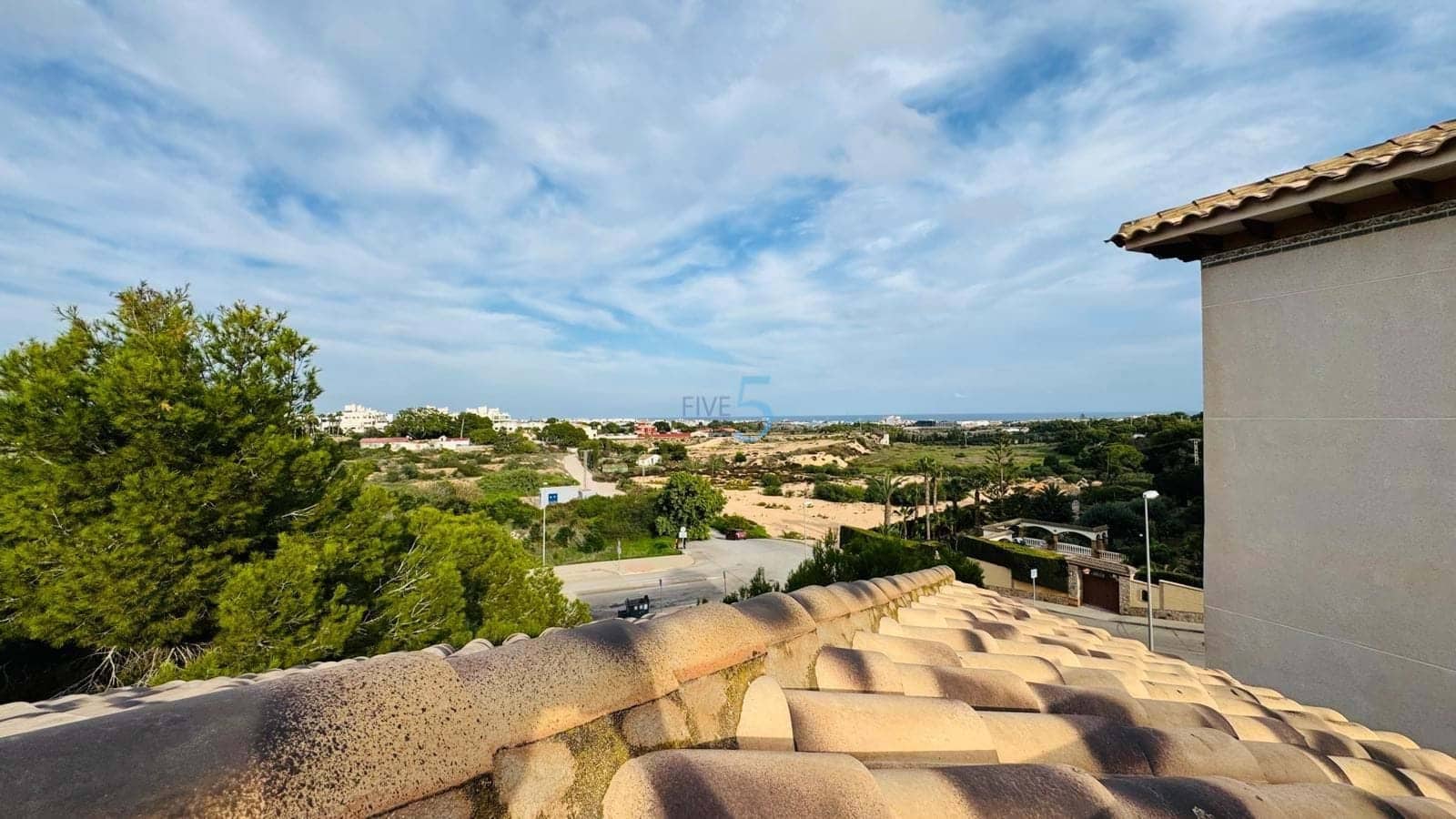 2 bedroom Apartment for sale in Orihuela Costa with pool - € 139,995 (Ref: 9357804)