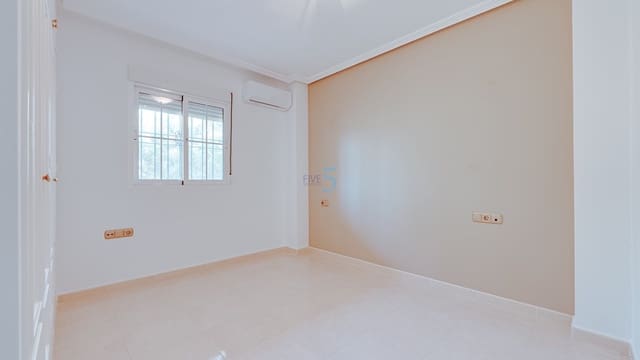 2 bedroom Apartment for sale in Lomas de Cabo Roig - Los Dolses, Orihuela with pool - € 129,995 (Ref: 9357804)