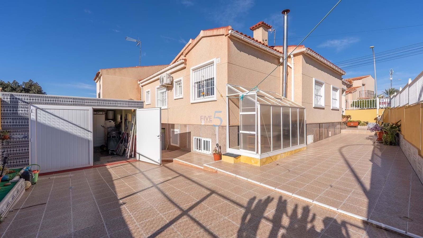 Pareado de 3 habitaciones en San Fulgencio en venta con garaje - 220.000 € (Ref: 9357956)