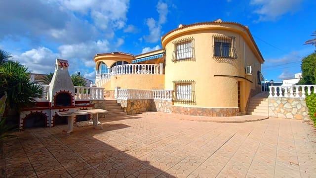 Chalet de 3 habitaciones en Ciudad Quesada, Rojales en venta con piscina garaje - 600.000 € (Ref: 9360720)