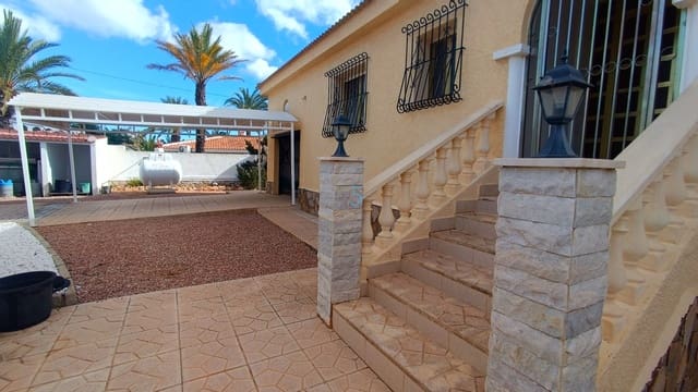 Chalet de 3 habitaciones en Ciudad Quesada, Rojales en venta con piscina garaje - 600.000 € (Ref: 9360720)