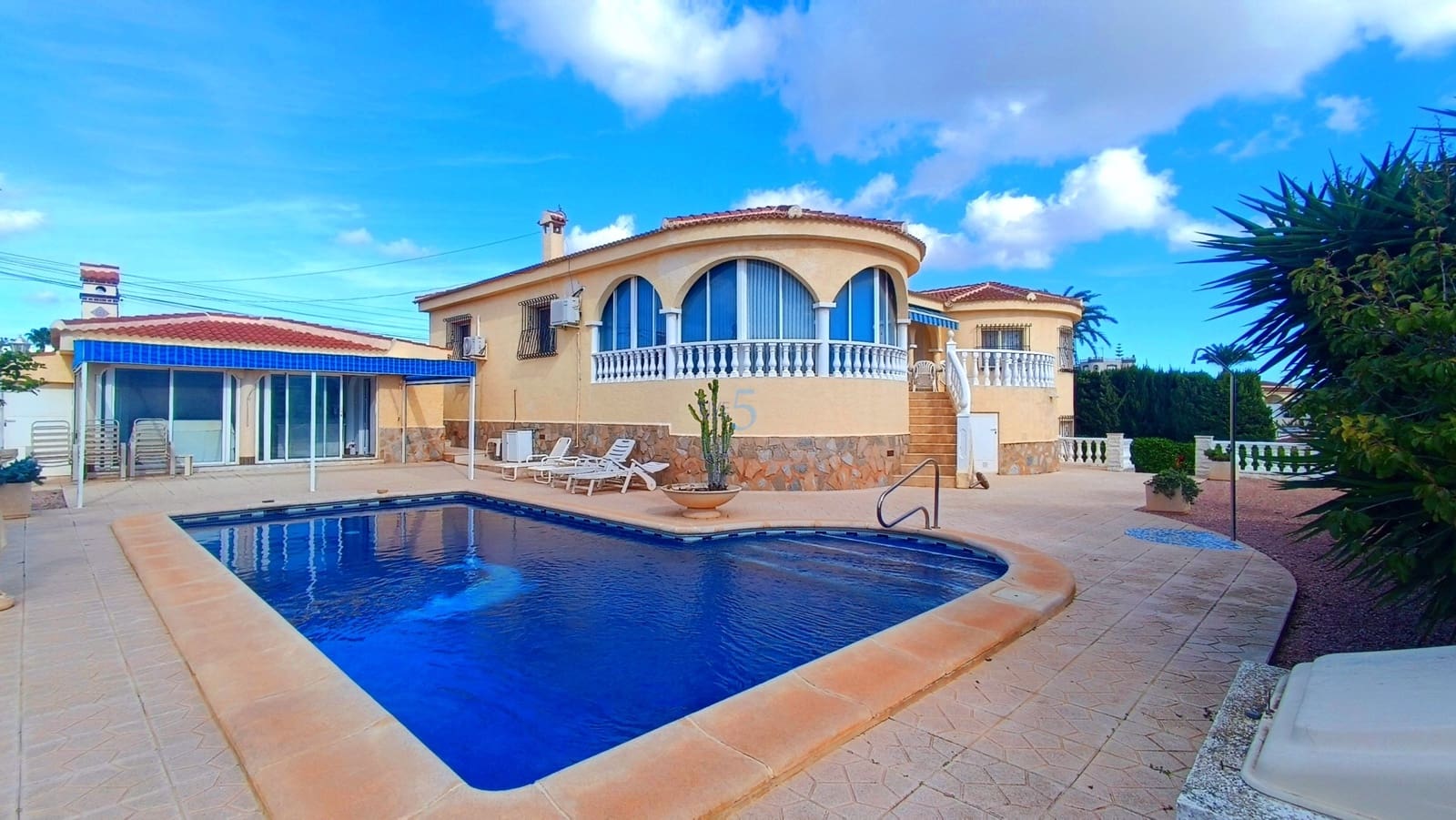 3 camera da letto Villa in vendita in Ciudad Quesada con piscina garage - 600.000 € (Rif: 9360720)