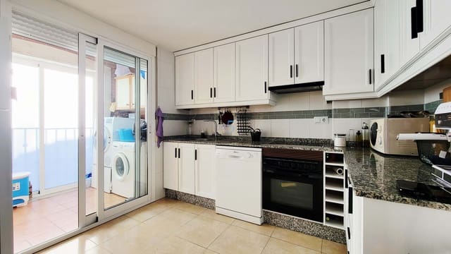 Apartamento de 3 habitaciones en San Pedro del Pinatar en venta con piscina garaje - 182.000 € (Ref: 9361016)