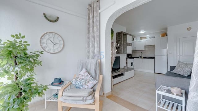 1 soverom Leilighet til salgs i Los Balcones med svømmebasseng - € 114 000 (Ref: 9362922)