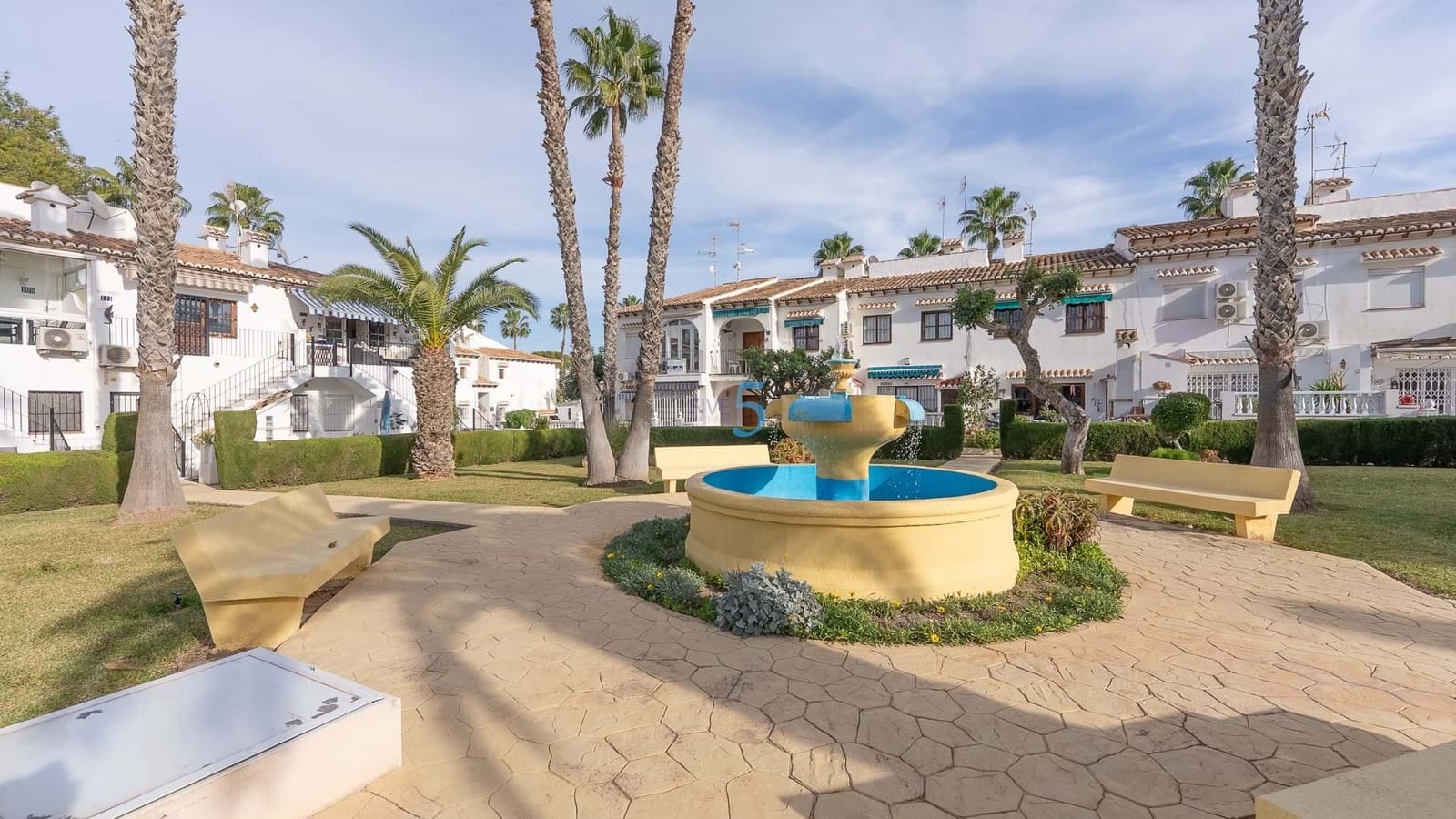 1 soverom Leilighet til salgs i Los Balcones med svømmebasseng - € 114 000 (Ref: 9362922)