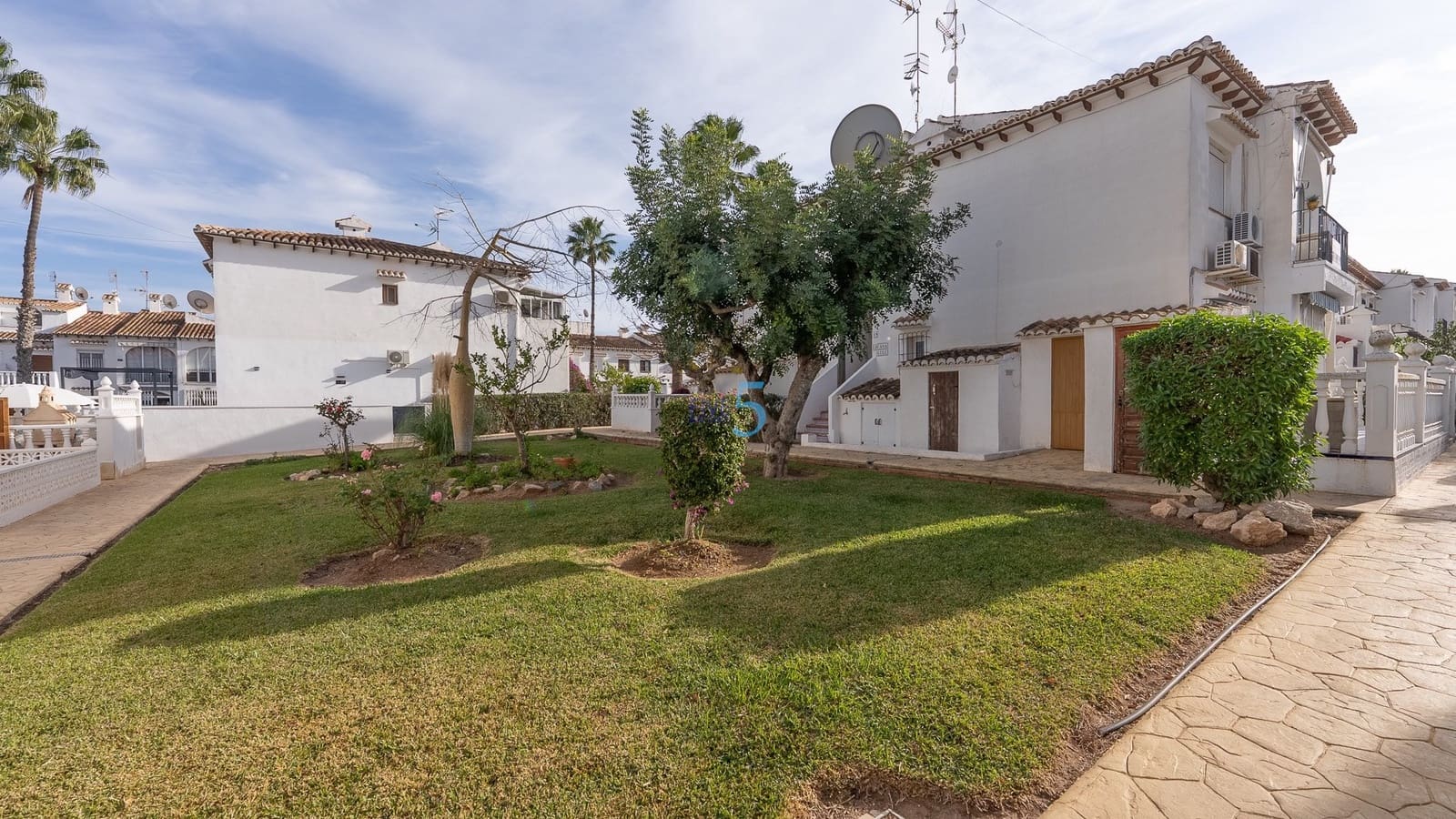 1 soverom Leilighet til salgs i Los Balcones med svømmebasseng - € 114 000 (Ref: 9362922)