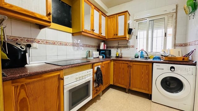 3 soverom Hus til salgs i Villamartin, Orihuela med svømmebasseng - € 146 000 (Ref: 9363382)