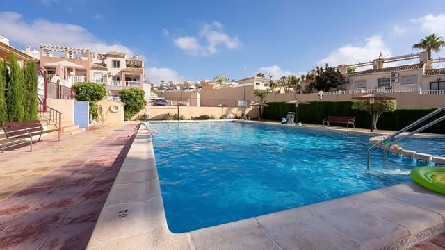 3 soverom Hus til salgs i Villamartin, Orihuela med svømmebasseng - € 146 000 (Ref: 9363382)