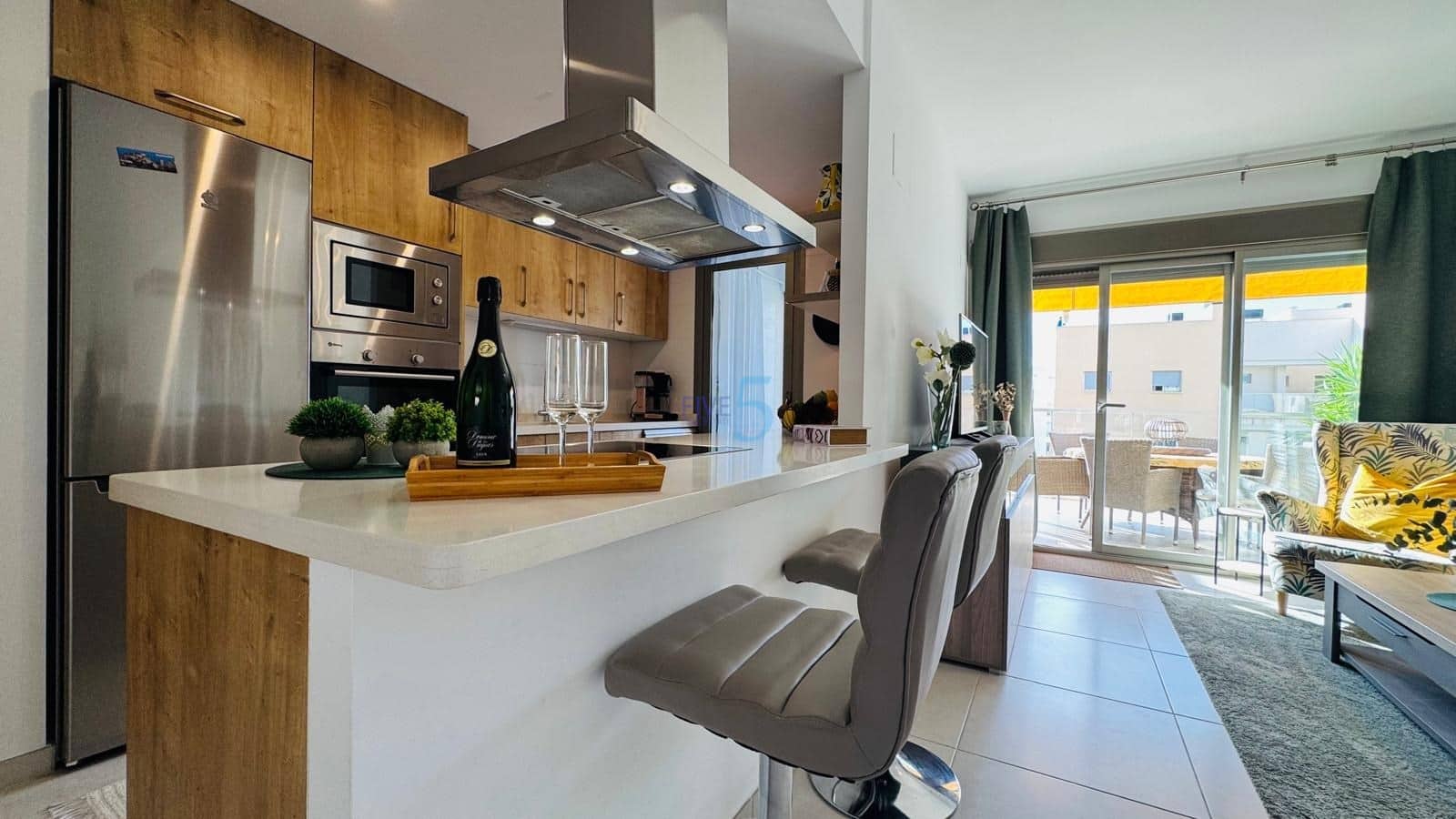 2 bedroom Apartment for sale in Villamartin with pool garage - € 279,000 (Ref: 9363383)