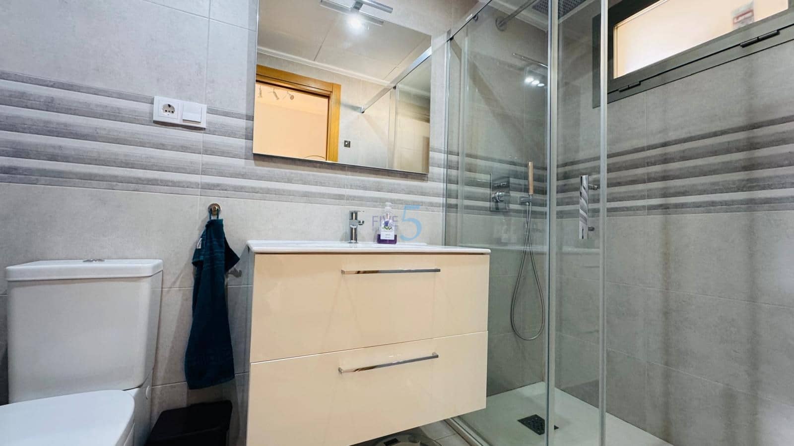 2 bedroom Apartment for sale in Villamartin with pool garage - € 279,000 (Ref: 9363383)