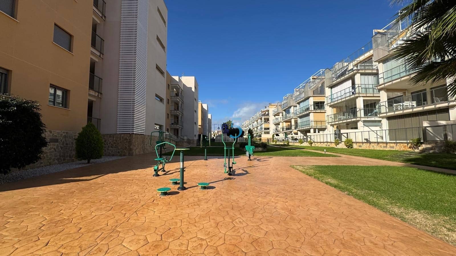 2 bedroom Apartment for sale in Villamartin with pool garage - € 279,000 (Ref: 9363383)