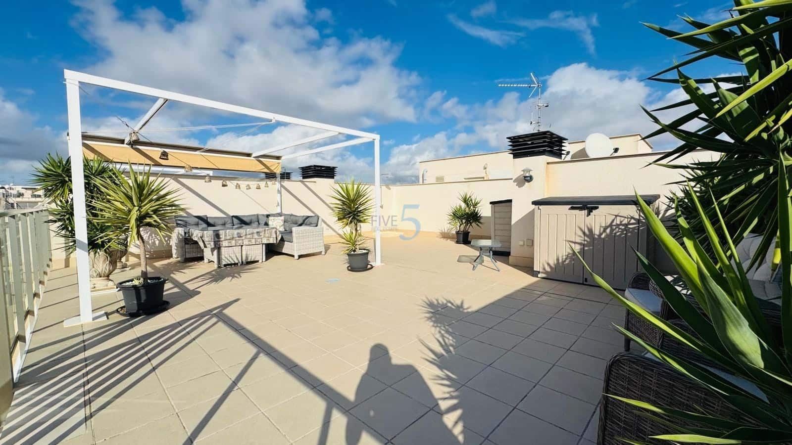 2 bedroom Apartment for sale in Villamartin with pool garage - € 279,000 (Ref: 9363383)