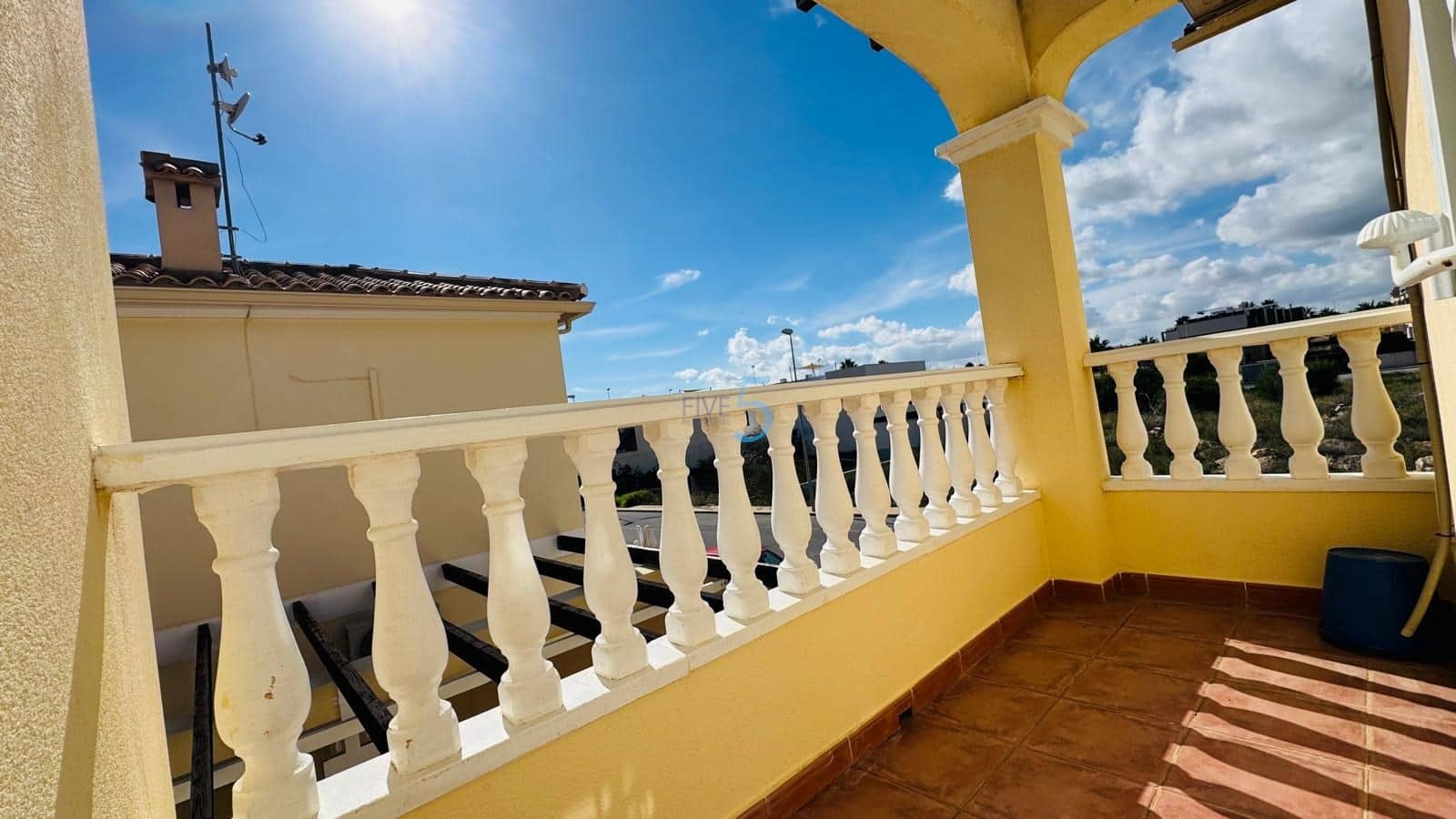 3 soverom Villa til salgs i Orihuela Costa med svømmebasseng garasje - € 279 000 (Ref: 9363384)