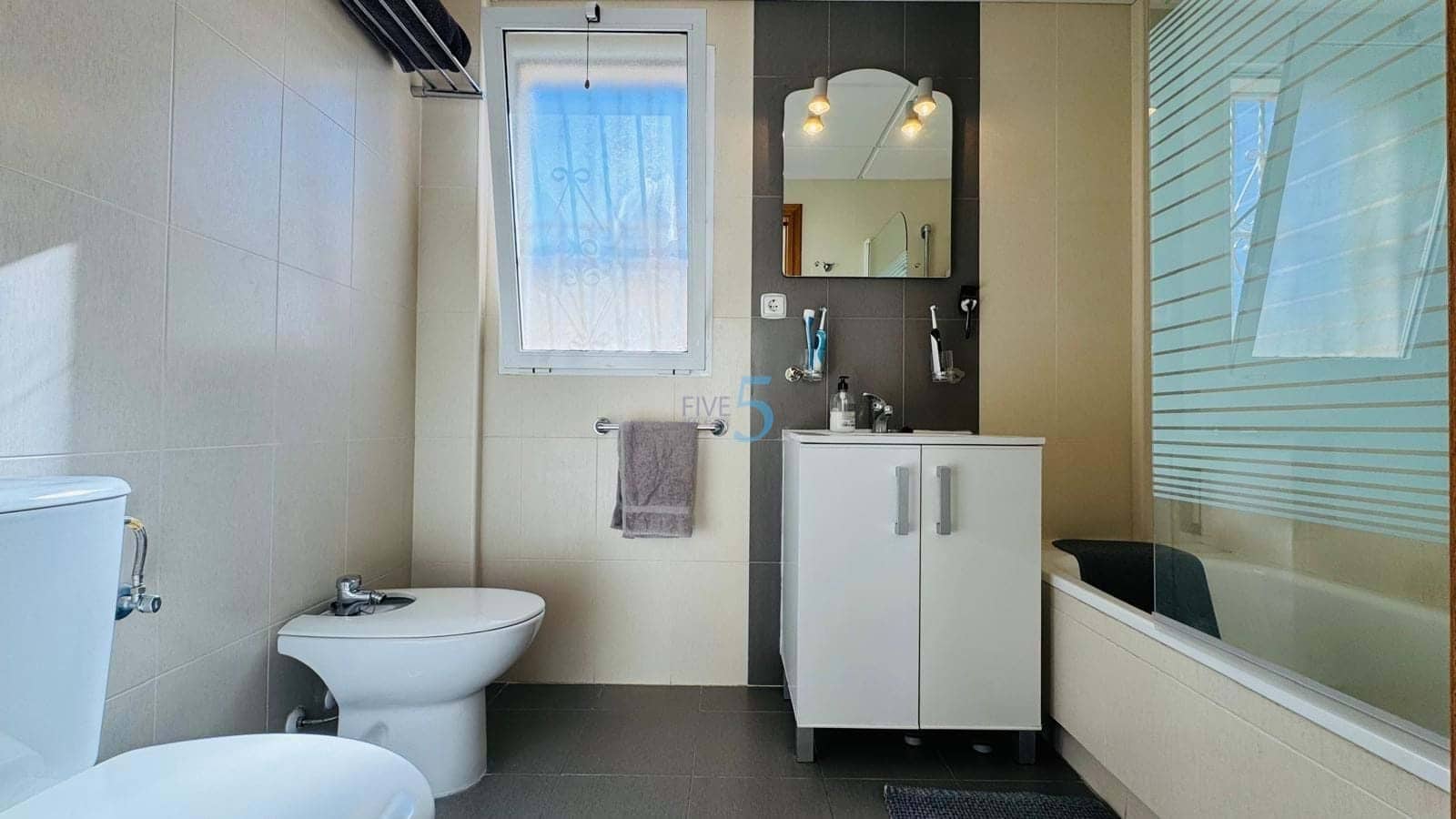 3 soverom Villa til salgs i Orihuela Costa med svømmebasseng garasje - € 279 000 (Ref: 9363384)