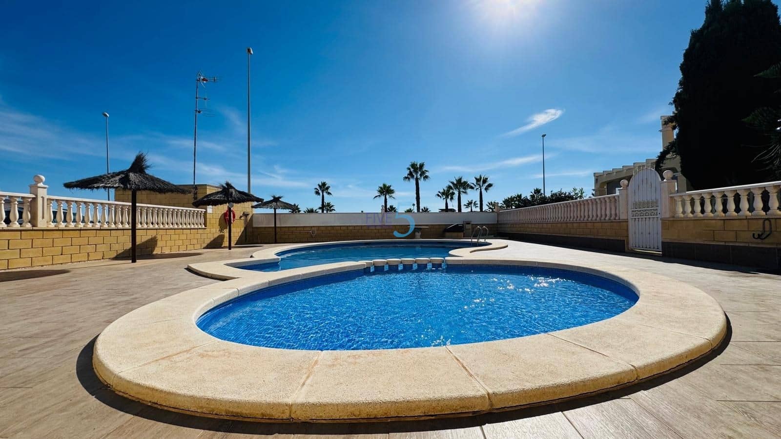 3 soverom Villa til salgs i Orihuela Costa med svømmebasseng garasje - € 279 000 (Ref: 9363384)