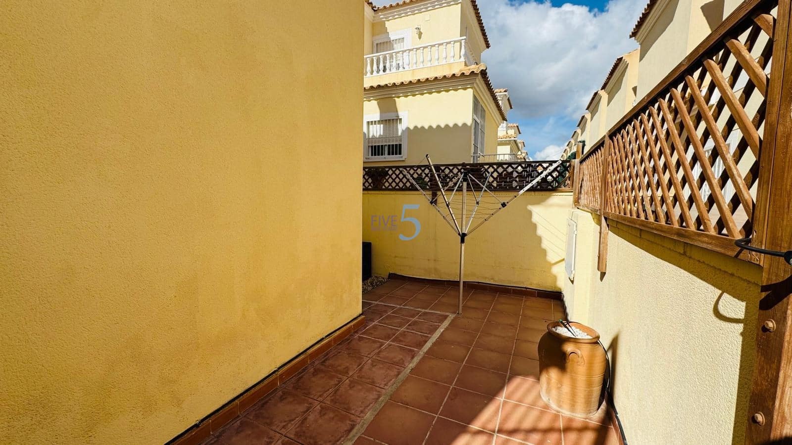 3 soverom Villa til salgs i Orihuela Costa med svømmebasseng garasje - € 279 000 (Ref: 9363384)